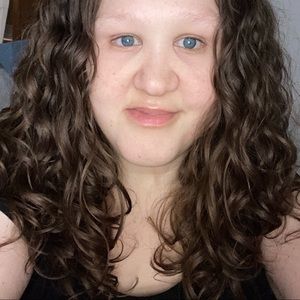 Meet your Posher, Gloria